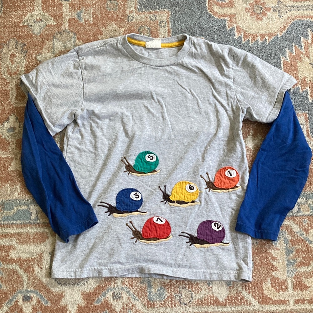 Mini Boden Gray and Navy pool ball snails appliqué t-shirt long sleeve